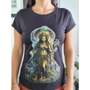 Camiseta Gaia Madre Tierra estampada en negro. Go Natura, Manizales.