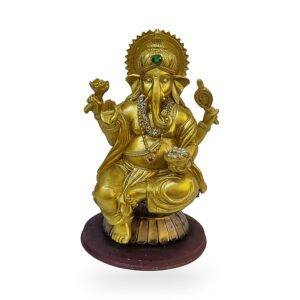 Lord Ganesh sentado en flor de loto dorado. Go Natura, Manizales.