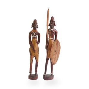 Pareja Masai cazadores de leones en madera